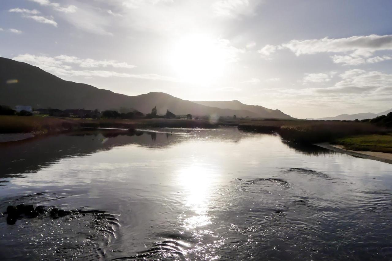 Shalom Self Catering Hotel Kleinmond Bagian luar foto