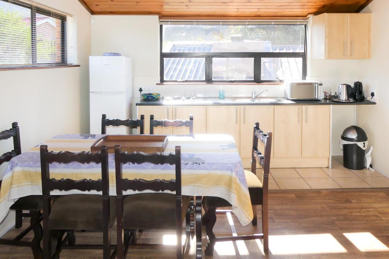Shalom Self Catering Hotel Kleinmond Bagian luar foto