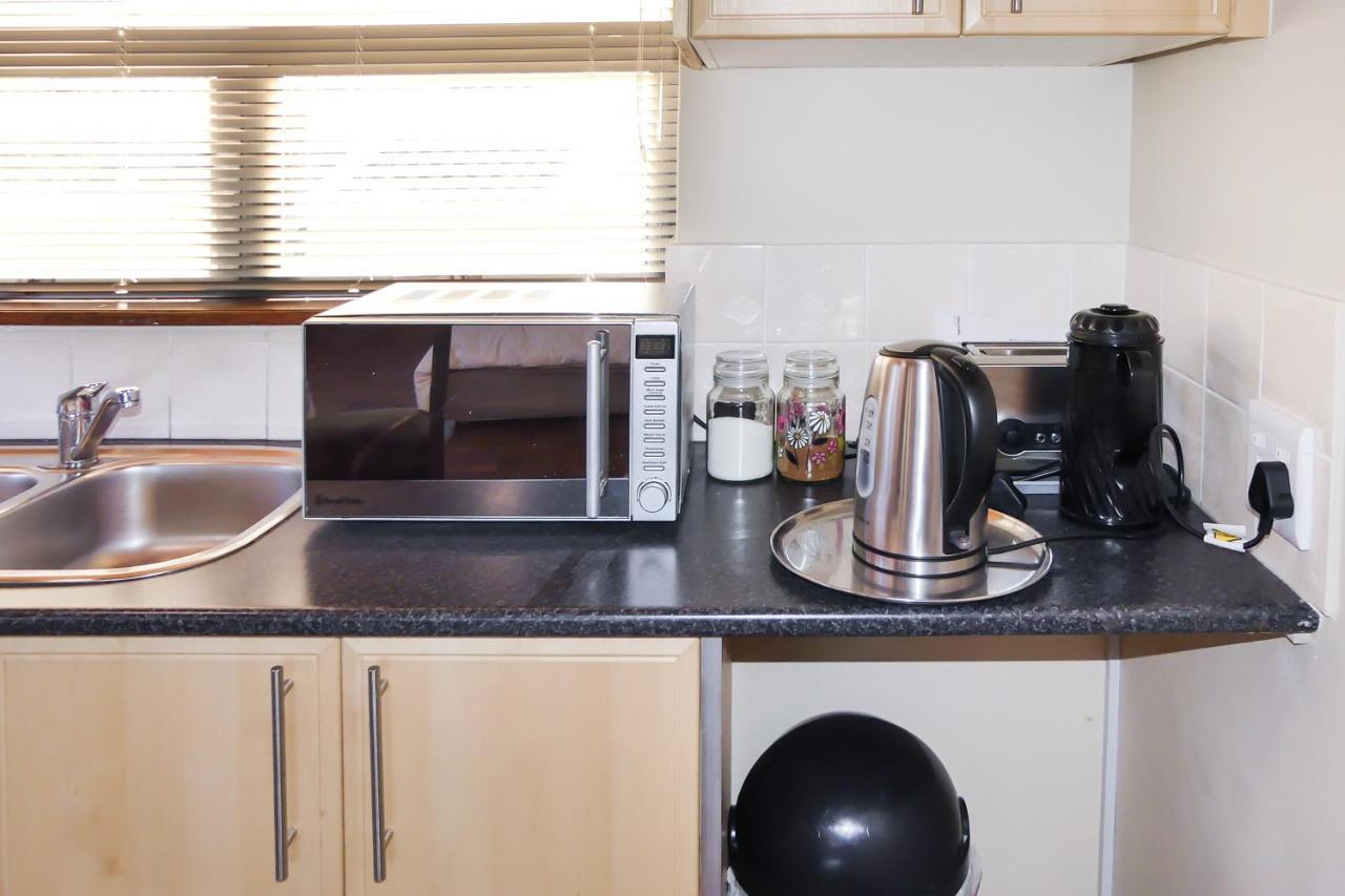 Shalom Self Catering Hotel Kleinmond Bagian luar foto
