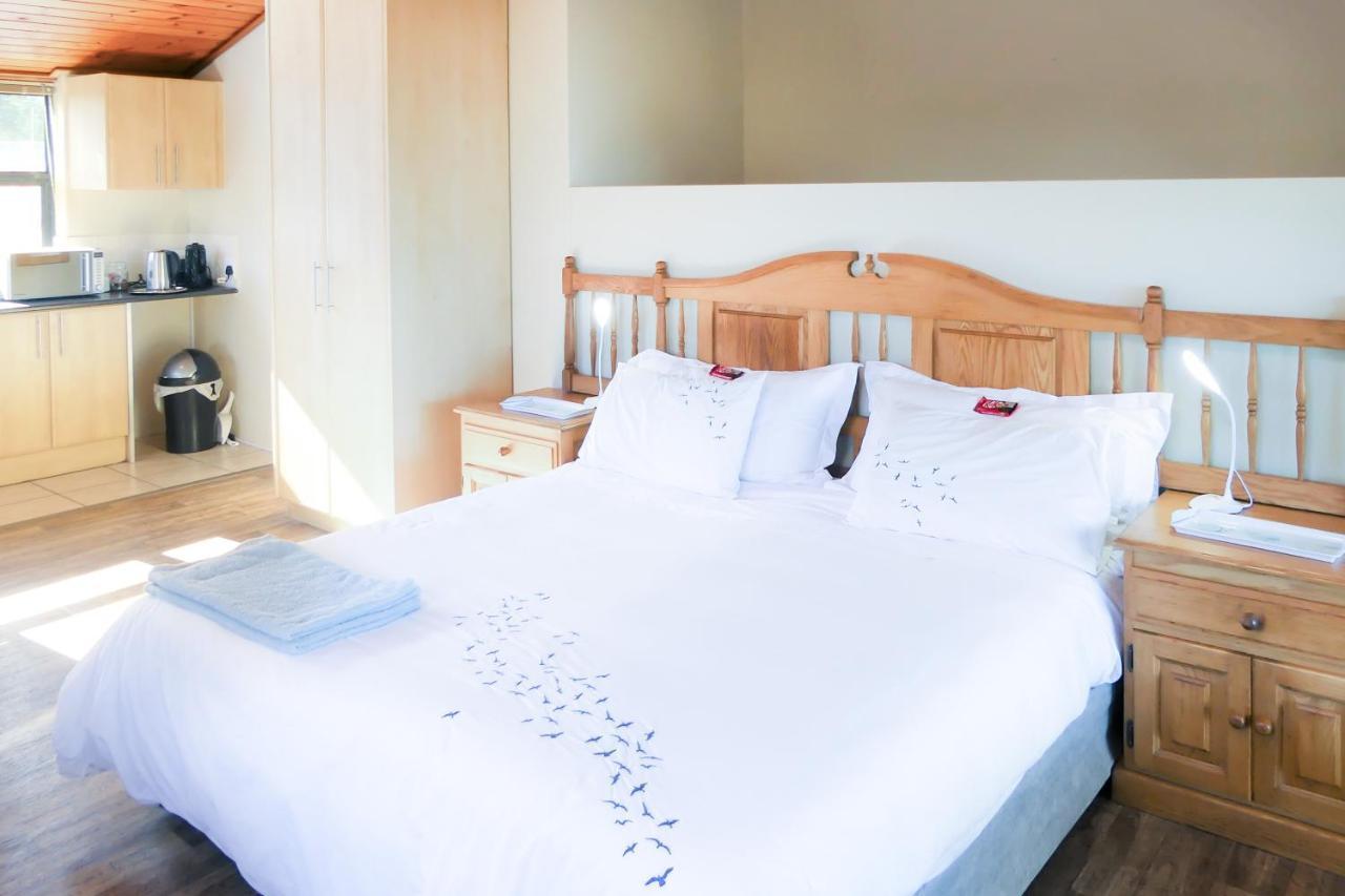 Shalom Self Catering Hotel Kleinmond Bagian luar foto