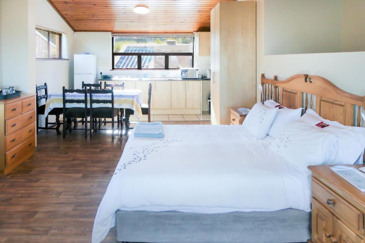 Shalom Self Catering Hotel Kleinmond Bagian luar foto