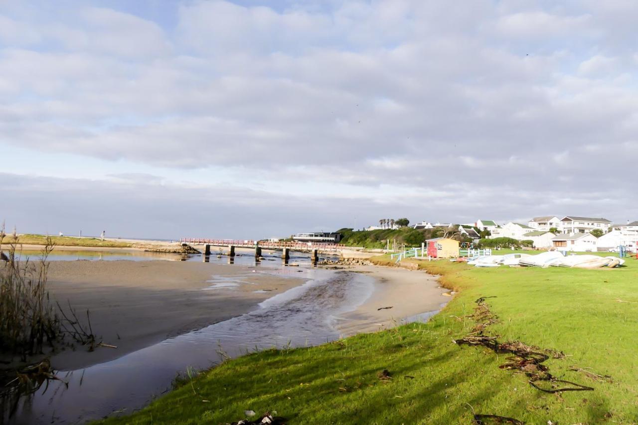 Shalom Self Catering Hotel Kleinmond Bagian luar foto