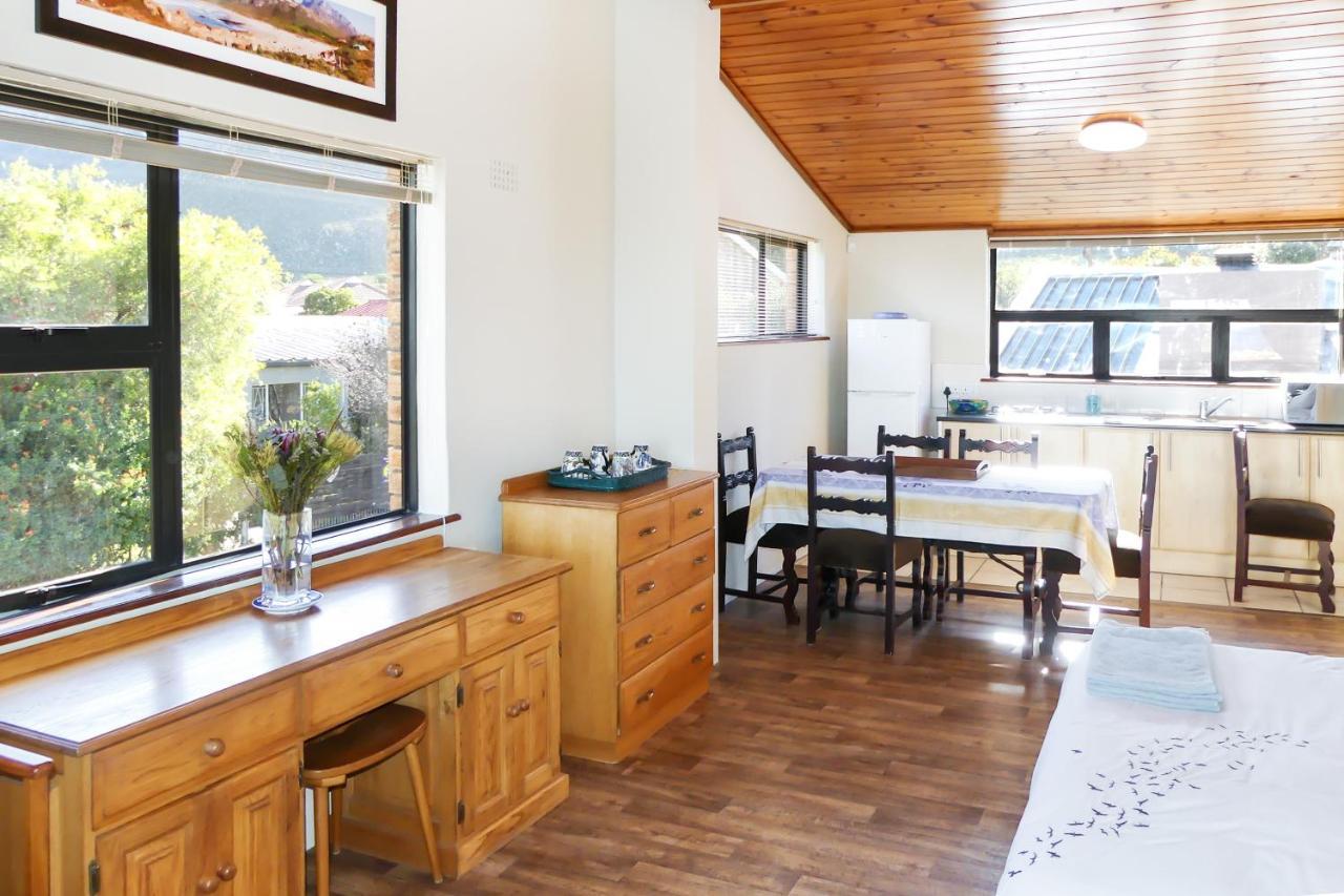 Shalom Self Catering Hotel Kleinmond Bagian luar foto