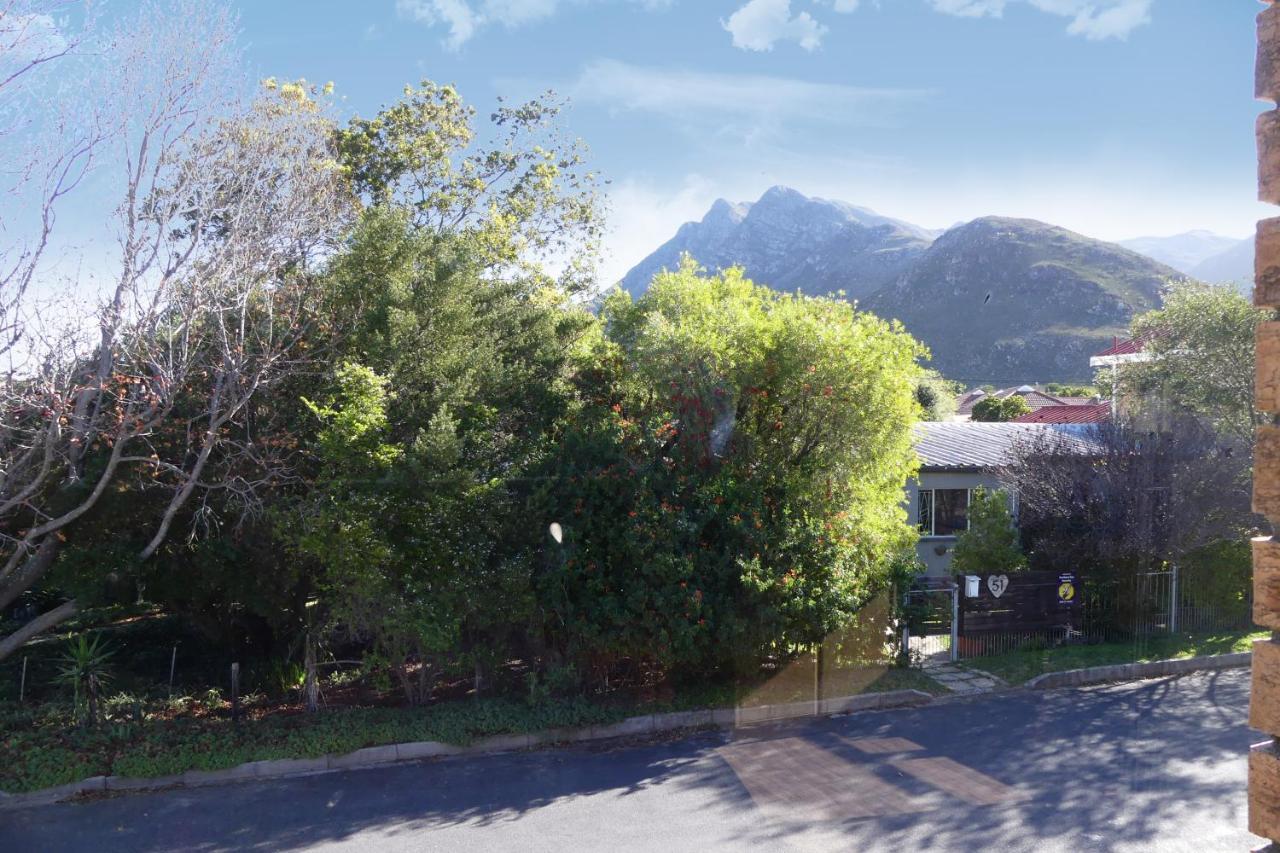 Shalom Self Catering Hotel Kleinmond Bagian luar foto