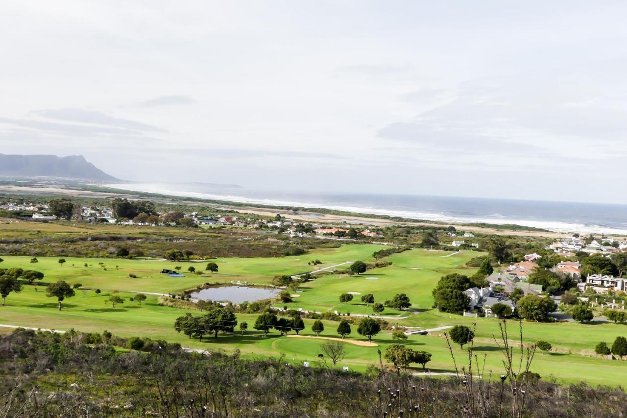 Shalom Self Catering Hotel Kleinmond Bagian luar foto