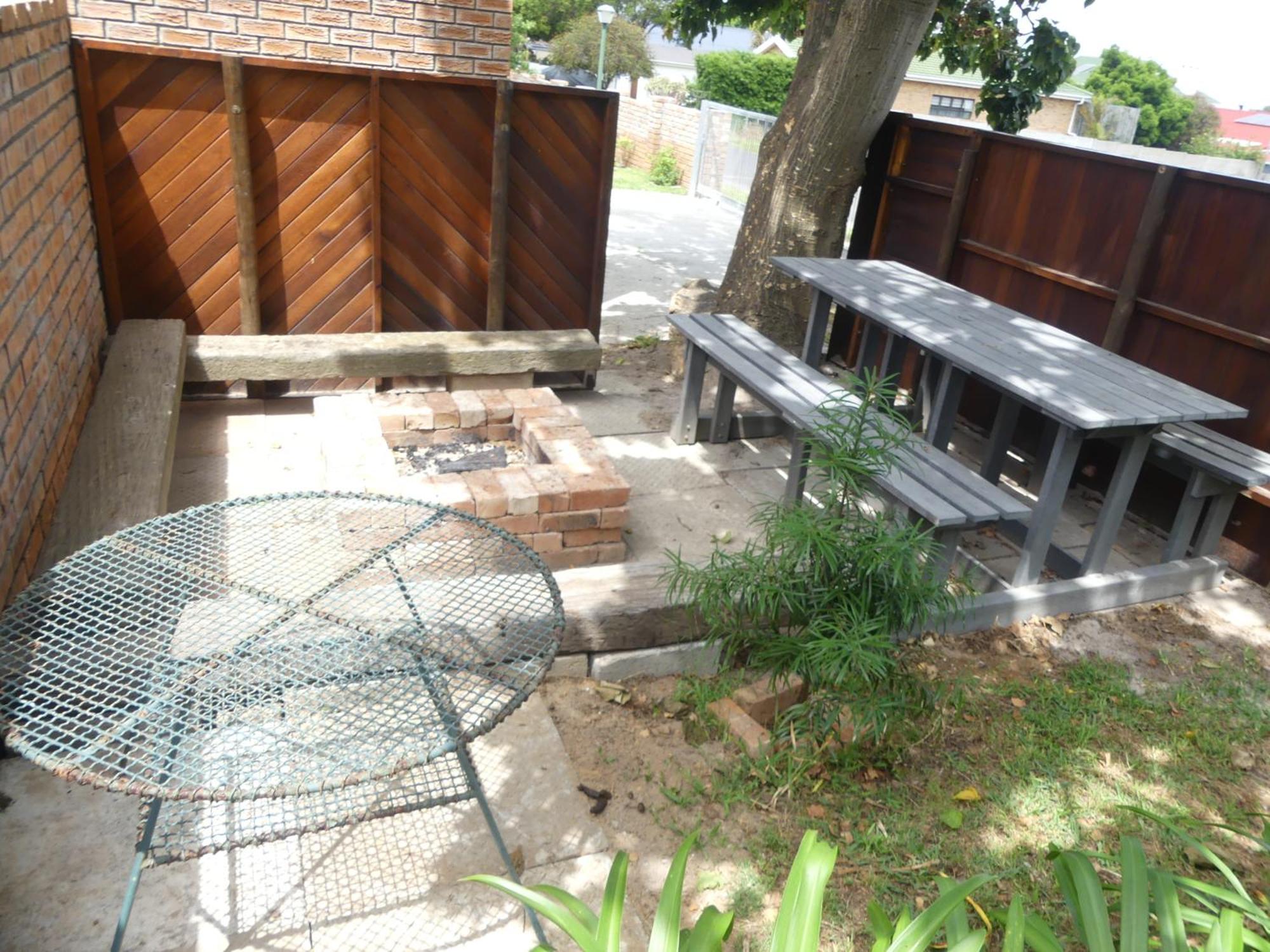 Shalom Self Catering Hotel Kleinmond Bagian luar foto